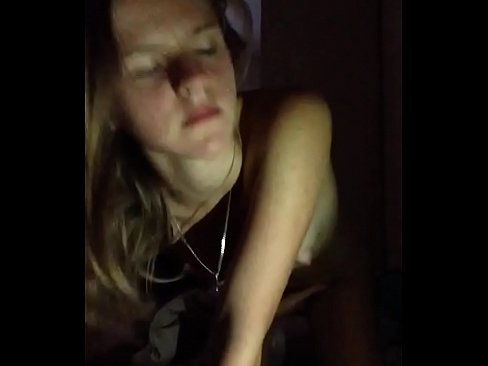 ❤️ Ang usa ka babaye masturbates ug cums ❌ Fuck video sa amon