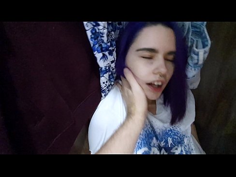 ❤️ Nakit-an akong igsoong babaye sa aparador ug gitabangan siya sa iyang cum ❌ Fuck video sa amon